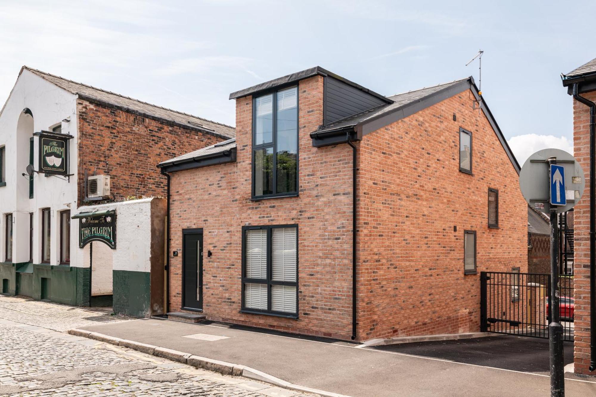 The Pilgrim House Villa Liverpool Exterior photo